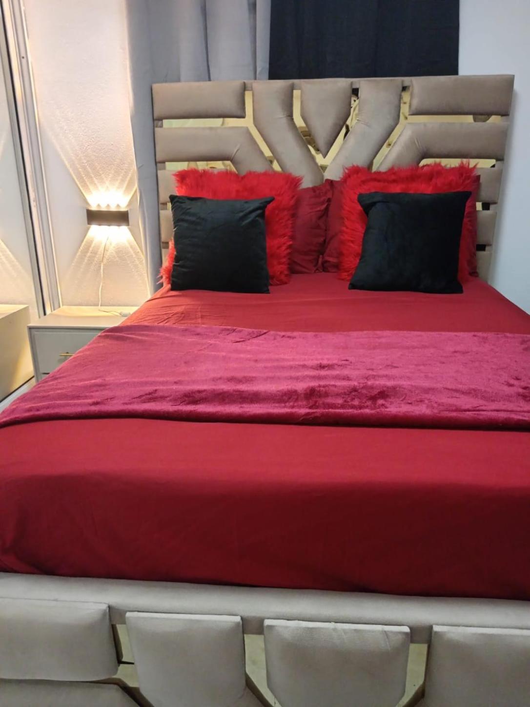 Apartamentos De 1 2 Y 3 Habitaciones Сантьяго-де-лос-Трейнта-Кабальєрос Екстер'єр фото