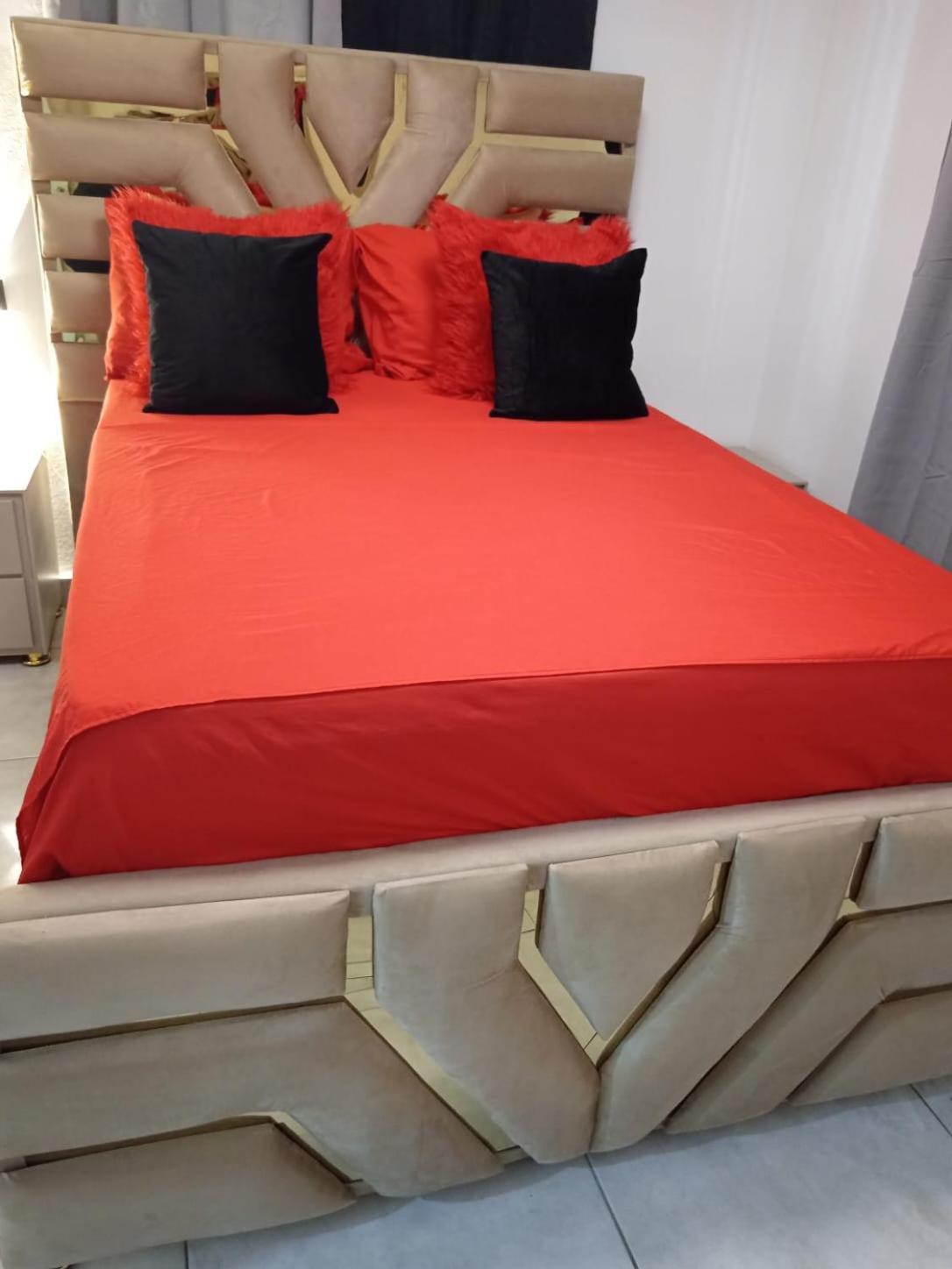 Apartamentos De 1 2 Y 3 Habitaciones Сантьяго-де-лос-Трейнта-Кабальєрос Екстер'єр фото